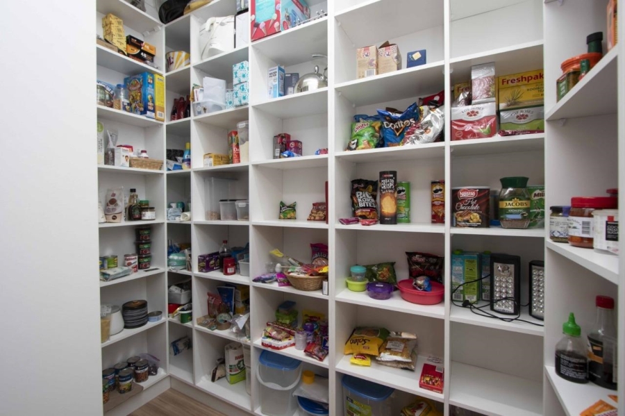 To Let 5 Bedroom Property for Rent in Parklands Western Cape